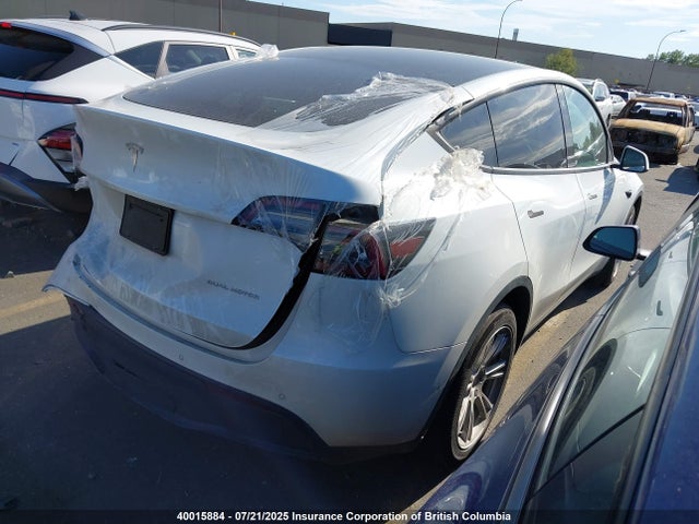 7SAYGDEE6NF564452 Tesla Model Y