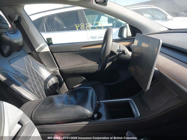 7SAYGDEE6NF564452 Tesla Model Y
