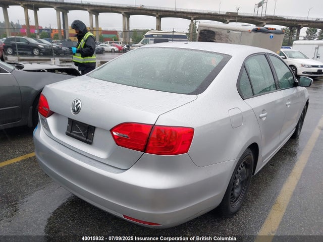 3VW2K7AJ7EM217551 Volkswagen 2014