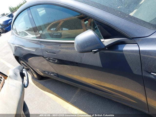 5YJ3E1EA0MF093602 Tesla 2021