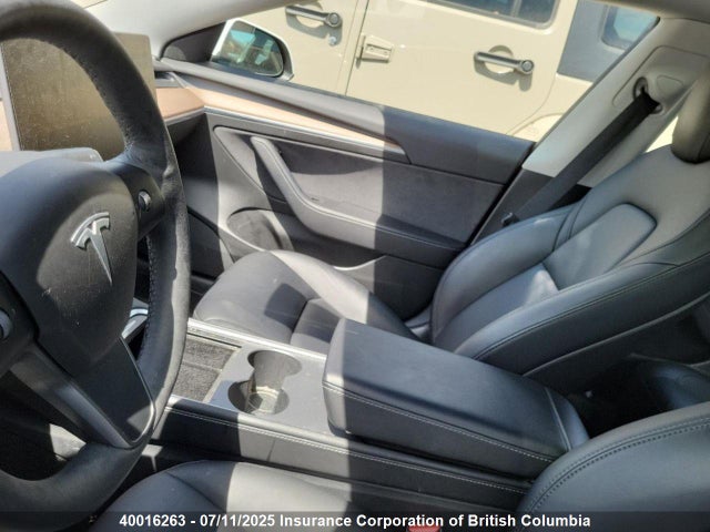 5YJ3E1EA4MF093554 Tesla 2021