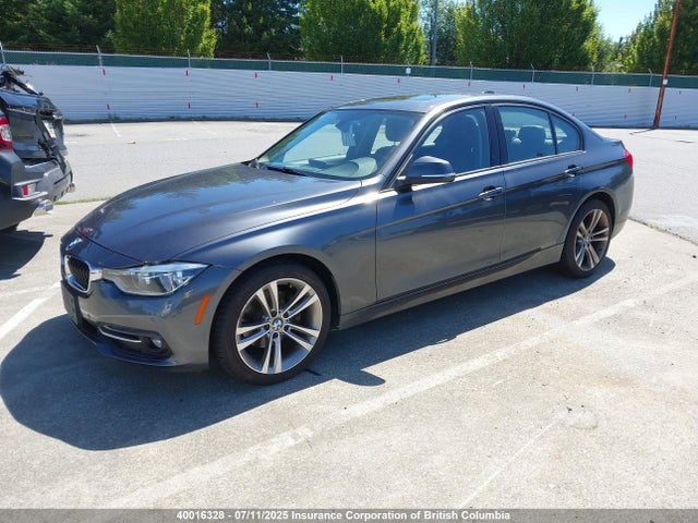 BMW 320i 2016 WBA8A3C56GK690647 Image 2
