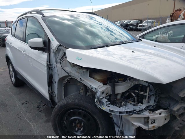40016601 :رقم المزاد ، 1FMCU0GXXDUD05634 vin ، 2013 Ford Escape Se مزاد بيع