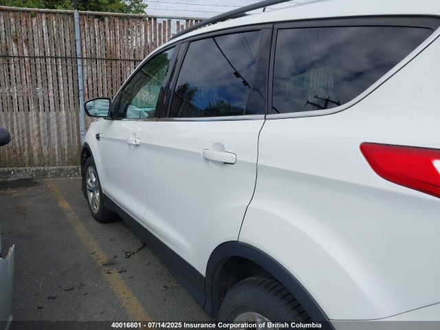 40016601 :رقم المزاد ، 1FMCU0GXXDUD05634 vin ، 2013 Ford Escape Se مزاد بيع
