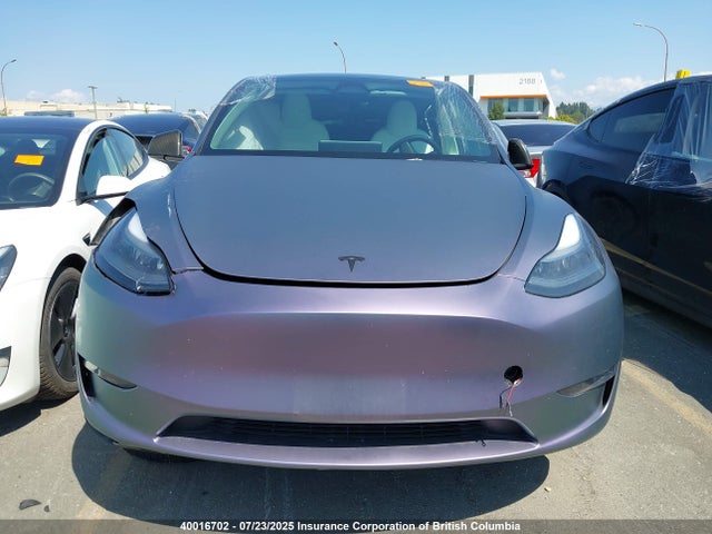 Tesla Model Y 2024 7SAYGDEE7RF011671 Image 11