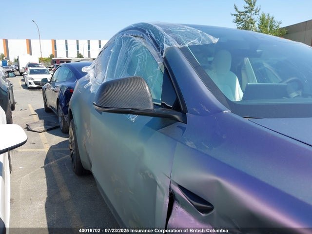 Tesla Model Y 2024 7SAYGDEE7RF011671 Image 12