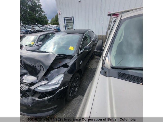 5YJ3E1EA8KF422527 Tesla MODEL 3