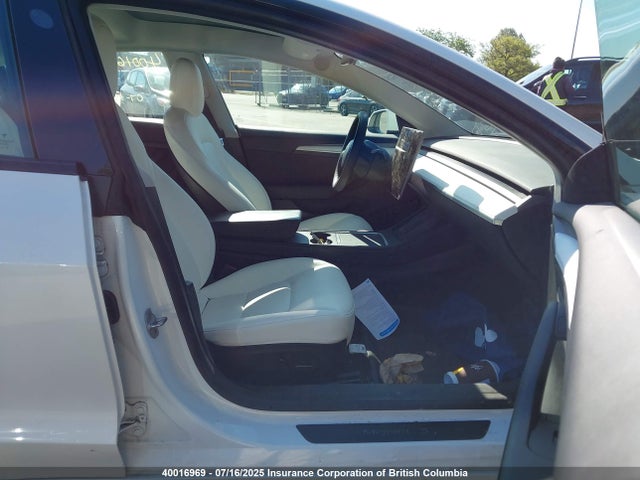 5YJ3E1EA5MF083275 Tesla MODEL 3