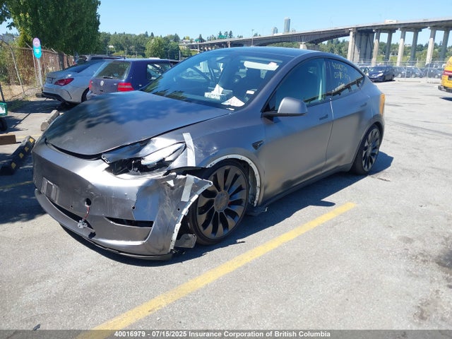Tesla Model Y 2023 7SAYGDEF2PF588159 Image 2