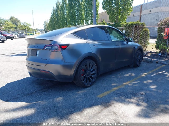 Tesla Model Y 2023 7SAYGDEF2PF588159 Image 4