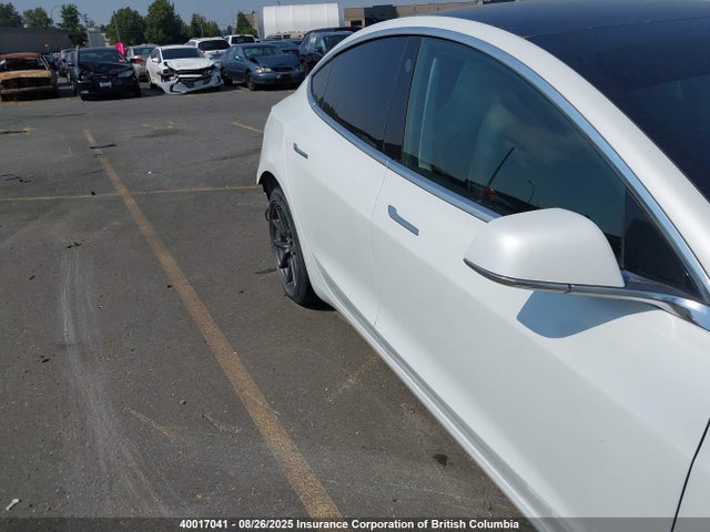 5YJ3E1EA6KF422882 Tesla MODEL 3