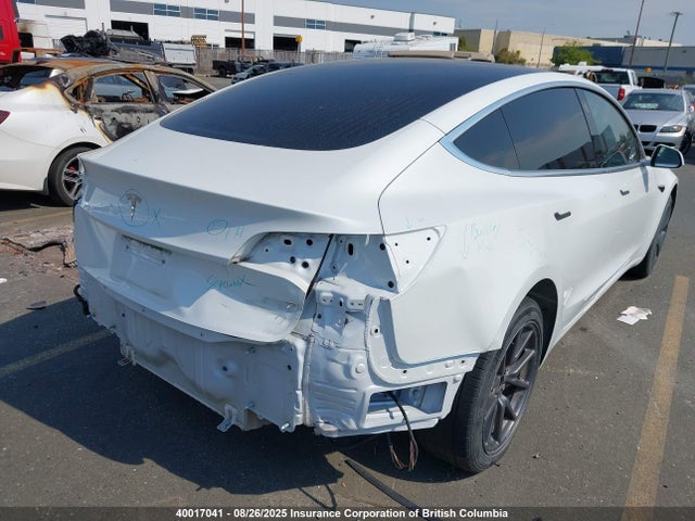 5YJ3E1EA6KF422882 Tesla MODEL 3
