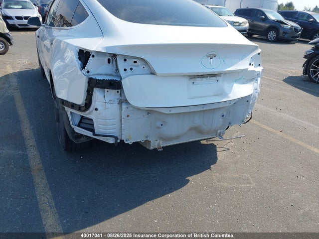 5YJ3E1EA6KF422882 Tesla MODEL 3