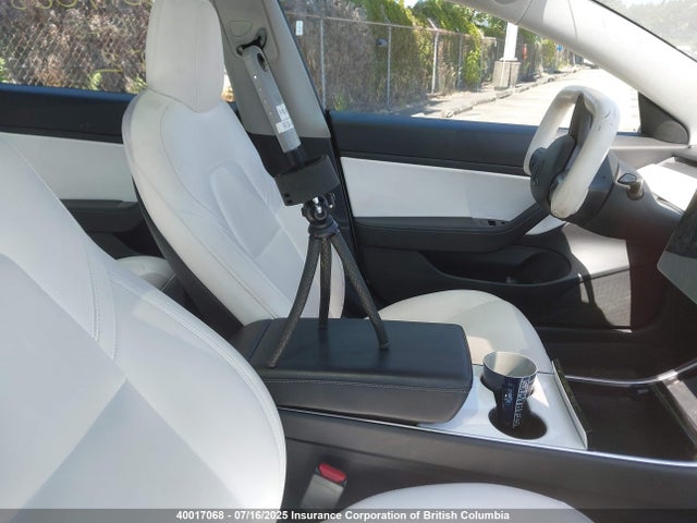 5YJ3E1EA3LF794584 Tesla MODEL 3