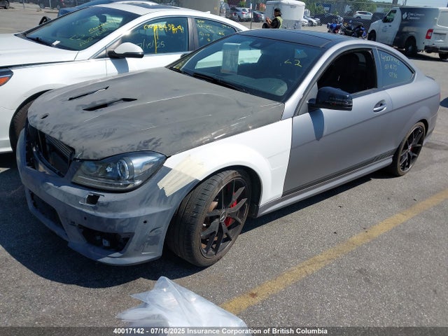 Mercedes-Benz C-Class 2015 WDDGJ7HB0FG341043 Image 2