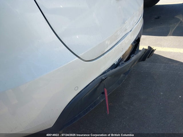 7SAYGDEE2NF423894 Tesla Model Y