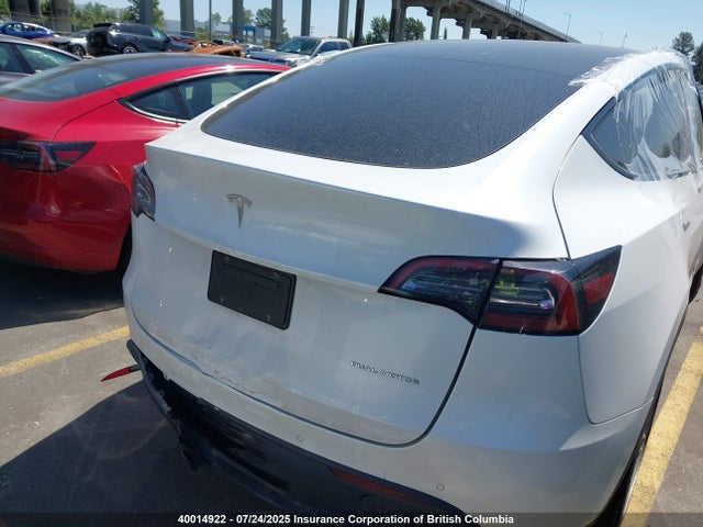 7SAYGDEE2NF423894 Tesla Model Y