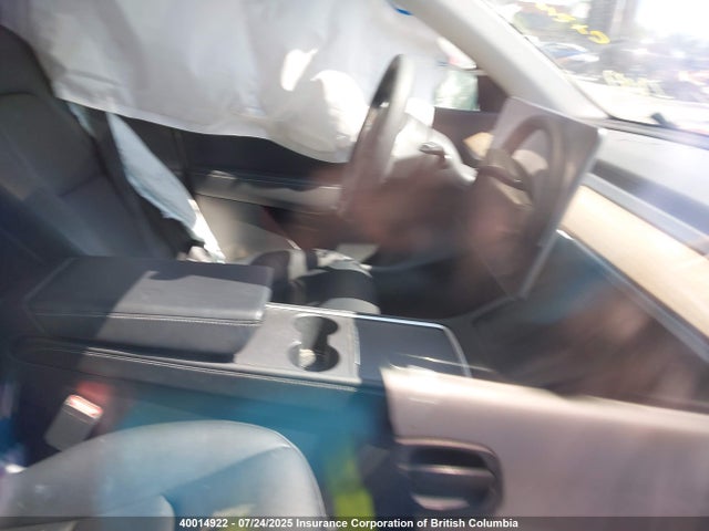 7SAYGDEE2NF423894 Tesla Model Y
