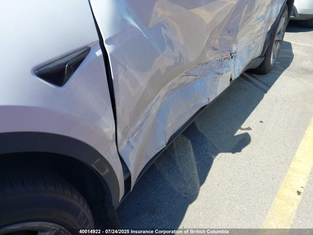 7SAYGDEE2NF423894 Tesla Model Y