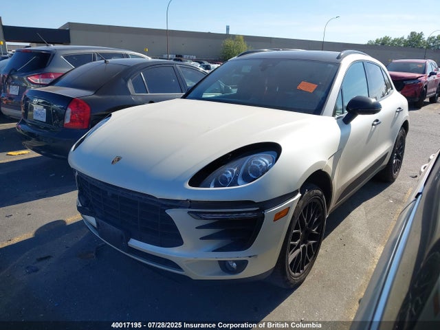 Porsche 2017 2017 WP1AA2A5XHLB82001 Image 2