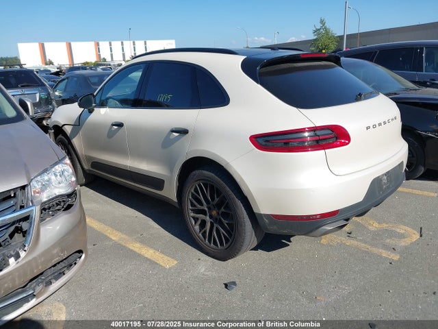 Porsche 2017 2017 WP1AA2A5XHLB82001 Image 3