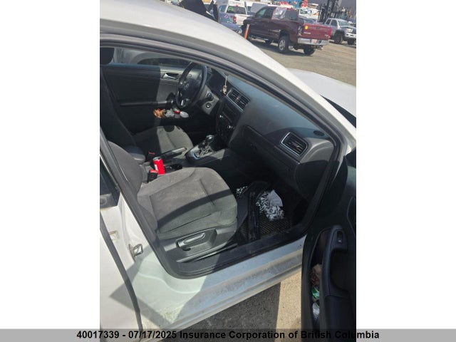3VW2K7AJ9EM264256 Volkswagen 2014
