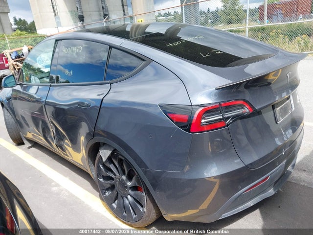 7SAYGDEF9NF519076 Tesla Model Y