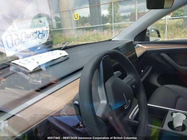 7SAYGDEF9NF519076 Tesla Model Y