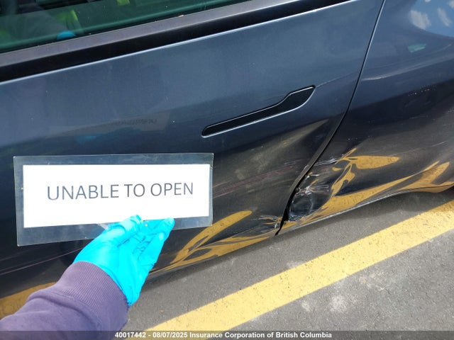 7SAYGDEF9NF519076 Tesla Model Y