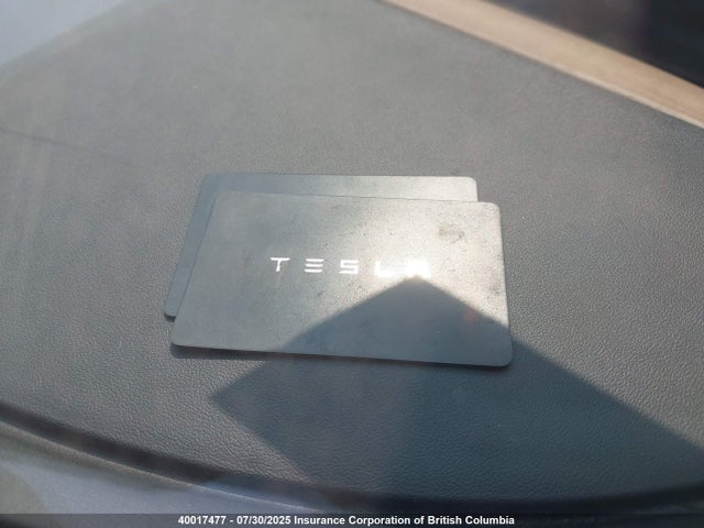 5YJ3E1EA2NF253044 Tesla 2022