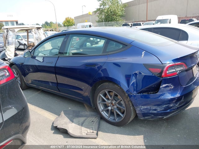 5YJ3E1EA2NF253044 Tesla 2022