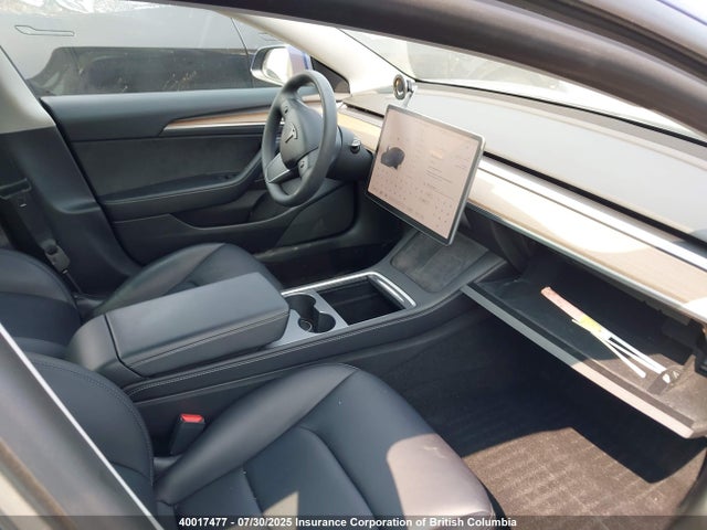 5YJ3E1EA2NF253044 Tesla 2022