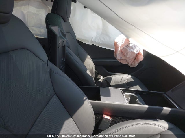 5YJ3E1EA7SF963634 Tesla MODEL 3