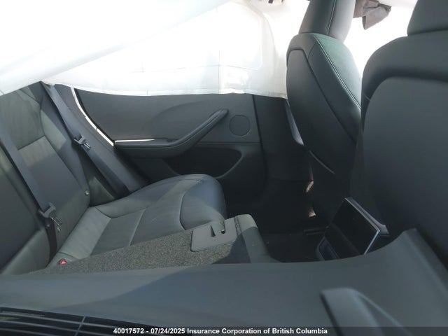 5YJ3E1EA7SF963634 Tesla MODEL 3