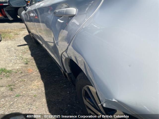 Subaru c5 2018 4S4BSDNC5J3339698 Image 8