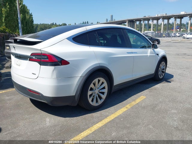 5YJXCAE26JF095320 Tesla 2018