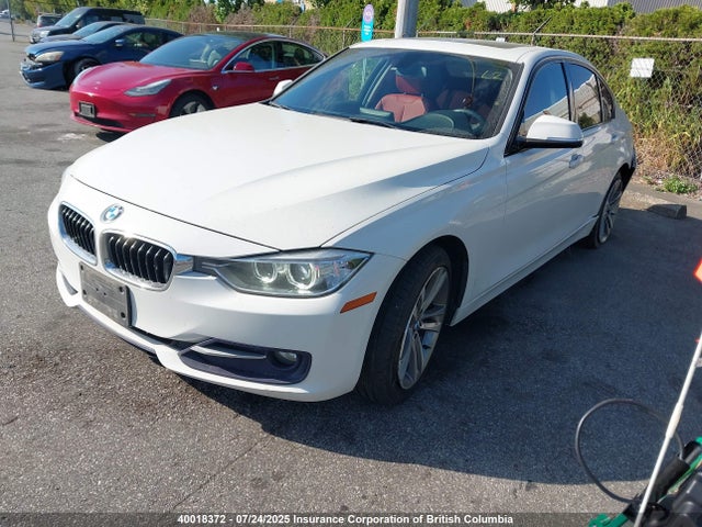 BMW 320i 2014 WBA3C3G54ENS70217 Image 2