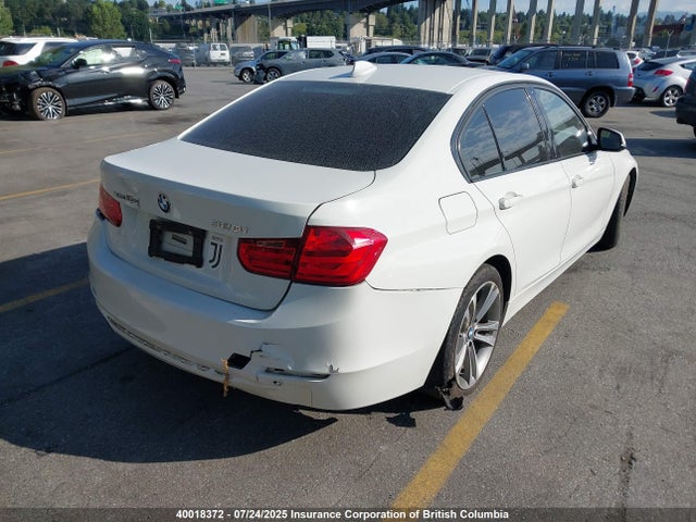 BMW 320i 2014 WBA3C3G54ENS70217 Image 4