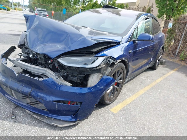 Tesla MODEL X 2023 7SAXCBE61PF412361 Image 2