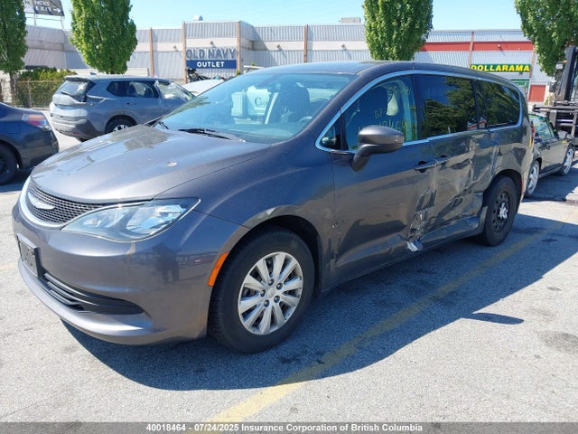 2C4RC1CG0JR105030 Chrysler 2018