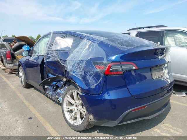 5YJYGDEE3MF210870 Tesla Model Y