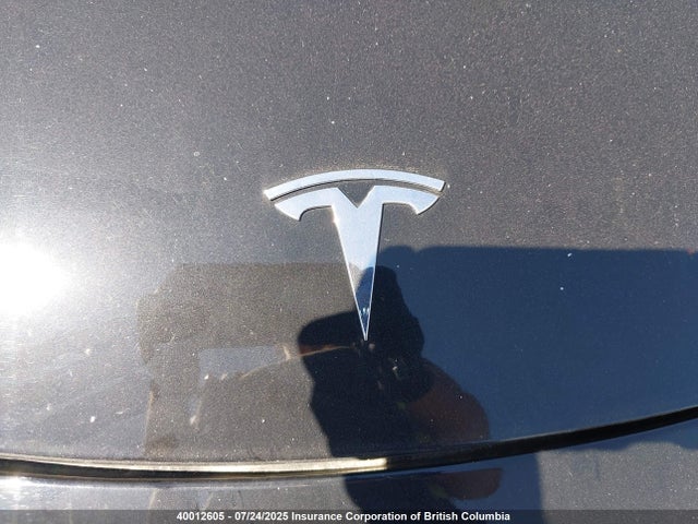 5YJ3E1EA0MF848408 Tesla 2021