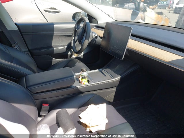 5YJ3E1EA0MF848408 Tesla 2021