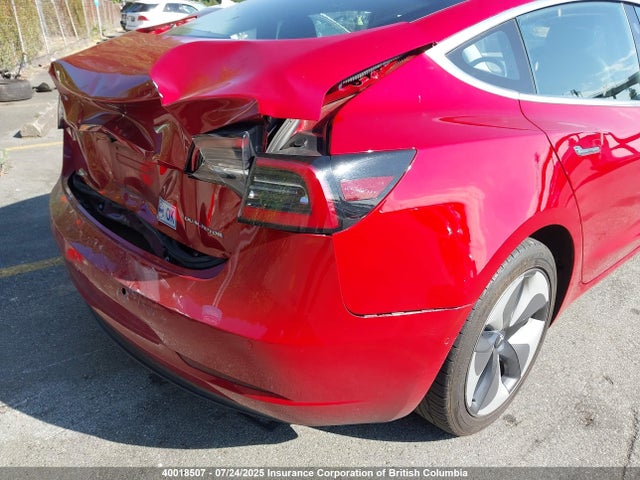5YJ3E1EB2JF107021 Tesla MODEL 3