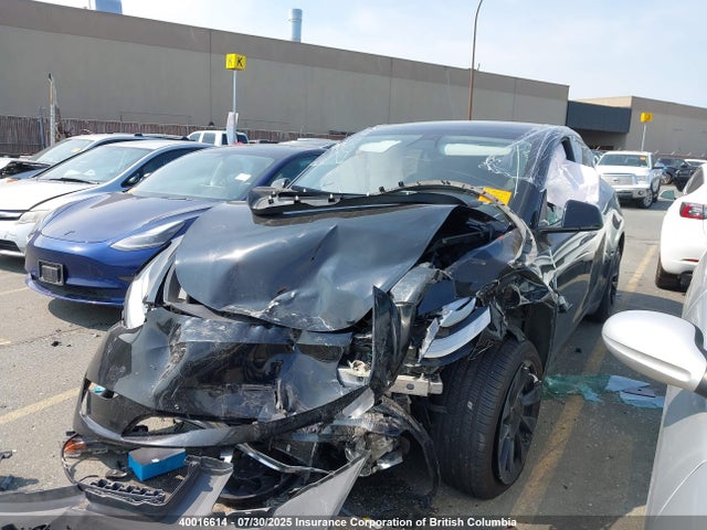 Tesla Model Y 2022 7SAYGDEE4NF576566 Image 2