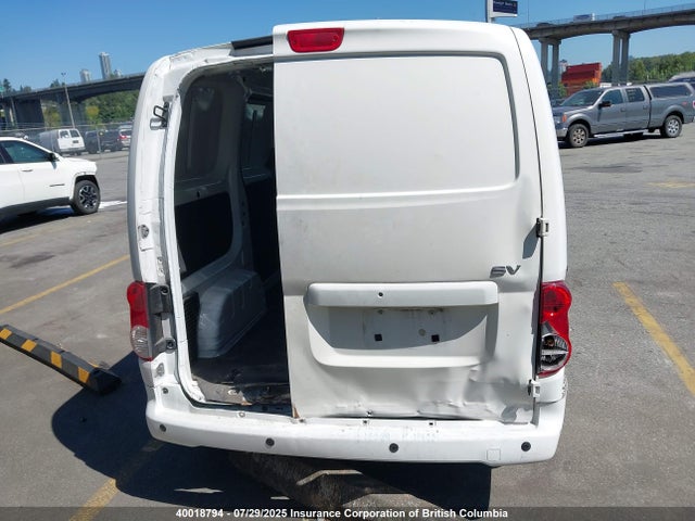 Nissan 2018 2018 3N6CM0KN7JK692873 Image 17