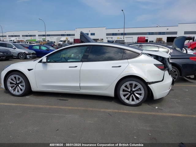 5YJ3E1EA3NF153552 Tesla 2022