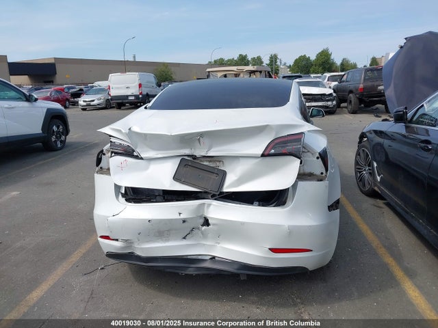 5YJ3E1EA3NF153552 Tesla 2022