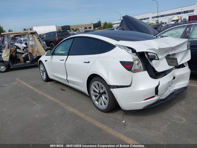 5YJ3E1EA3NF153552 Tesla 2022