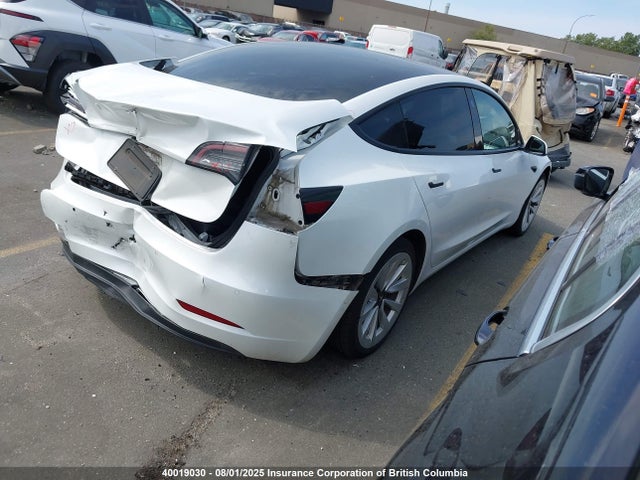 5YJ3E1EA3NF153552 Tesla 2022